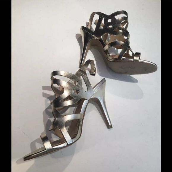 BCBG Paris Gold “Faythe” Heels size 7.5 - Picture 6 of 13